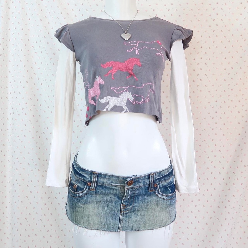 y2k gray glitter horse graphic baby tee